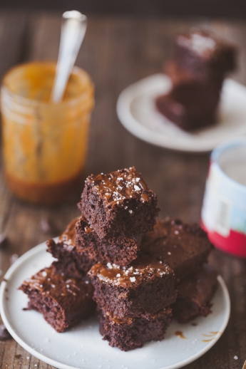 Easy Chocolate Brownie with Salted Caramel recipe Easy Chocolate Brownie with Salted Caramel recipe