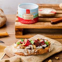 Autumn tartine with smoked duck breast, walnuts and goat cheese recipe